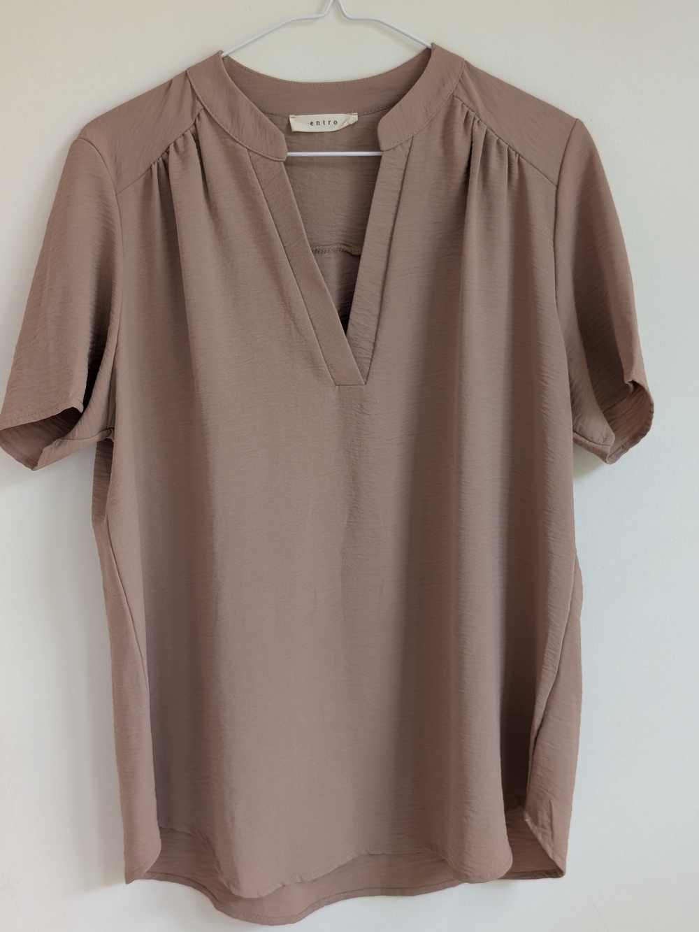 entro Taupe Short-Sleeve Split-V Neck Blouse